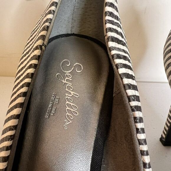 Seychelles Black White Striped Pointed Toe Pumps - Picture 6 of 7